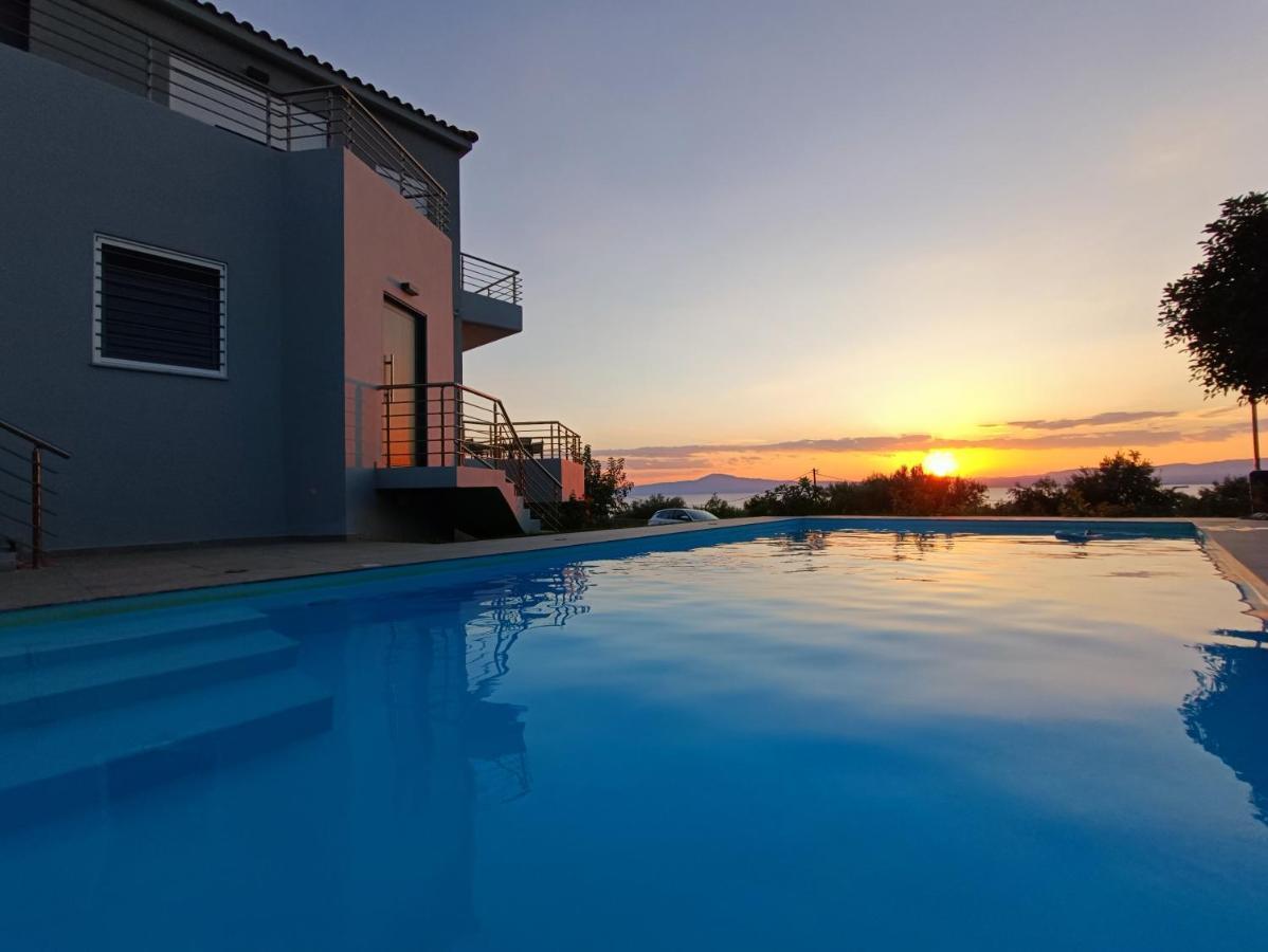 Evilenia Luxury Apartments Kalamata Exterior photo