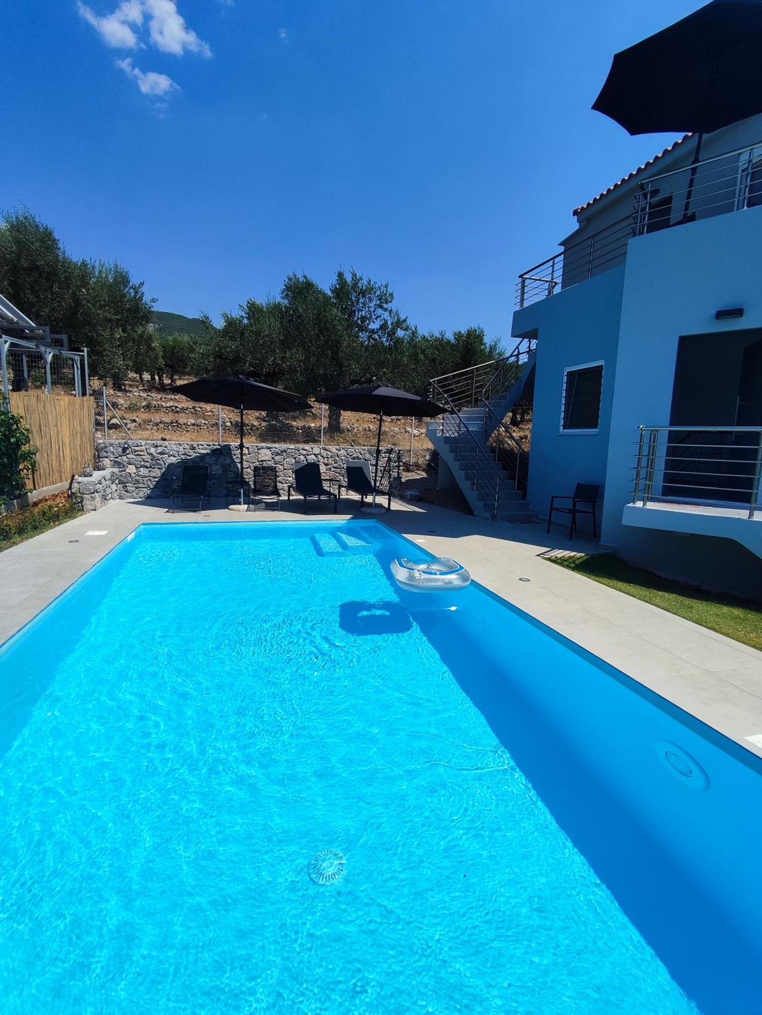 Evilenia Luxury Apartments Kalamata Exterior photo